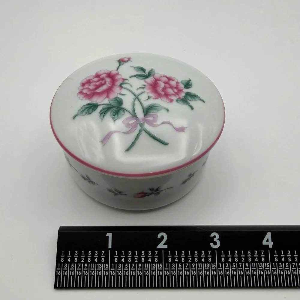 Vintage Japanese Porcelain‎ Trinket Box Floral Roses Lidded Dish